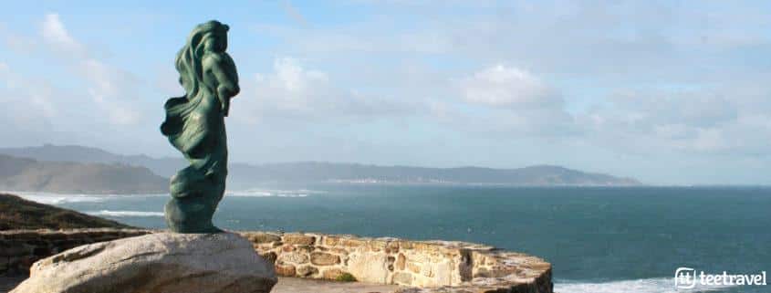 Camiño dos Faros, escultura A Espera en Laxe