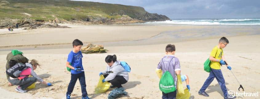 Día Mundial del medio ambiente - Camino Clean y los más pequeños recogiendo plástico en Costa da Morte