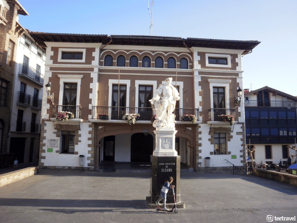 De San Sebastián a Bilbao por el Camino del Norte- Monumento a Elkano en Getaria