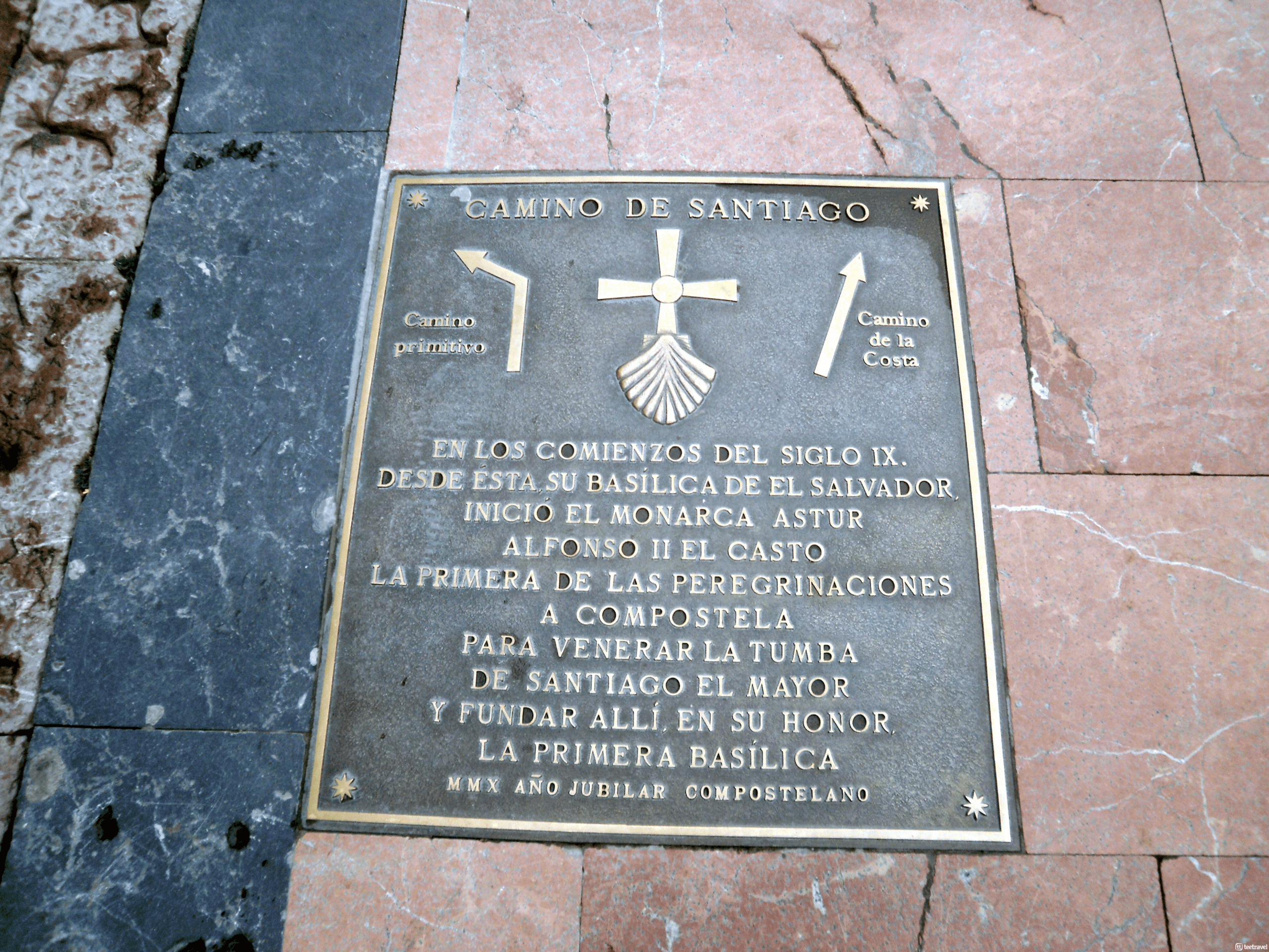 Caminos del Norte: Patrimonio de la Humanidad, placa conmemorativa a Alfonso II El Casto