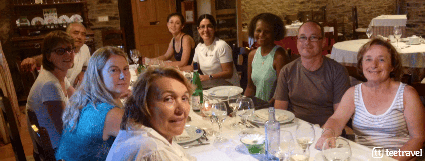 Consejos para que tu Camino sea un éxito: cena de grupo con la guía tras la etapa