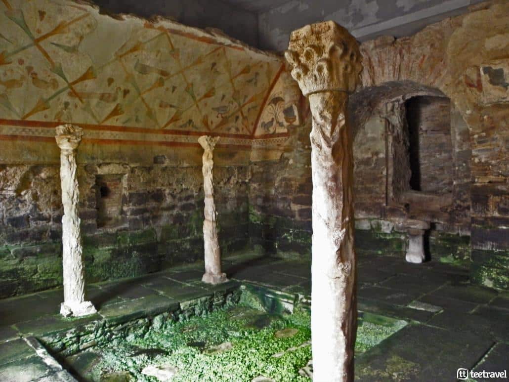 Que hacer en el Camino Primitivo : visitar un templo del S.II