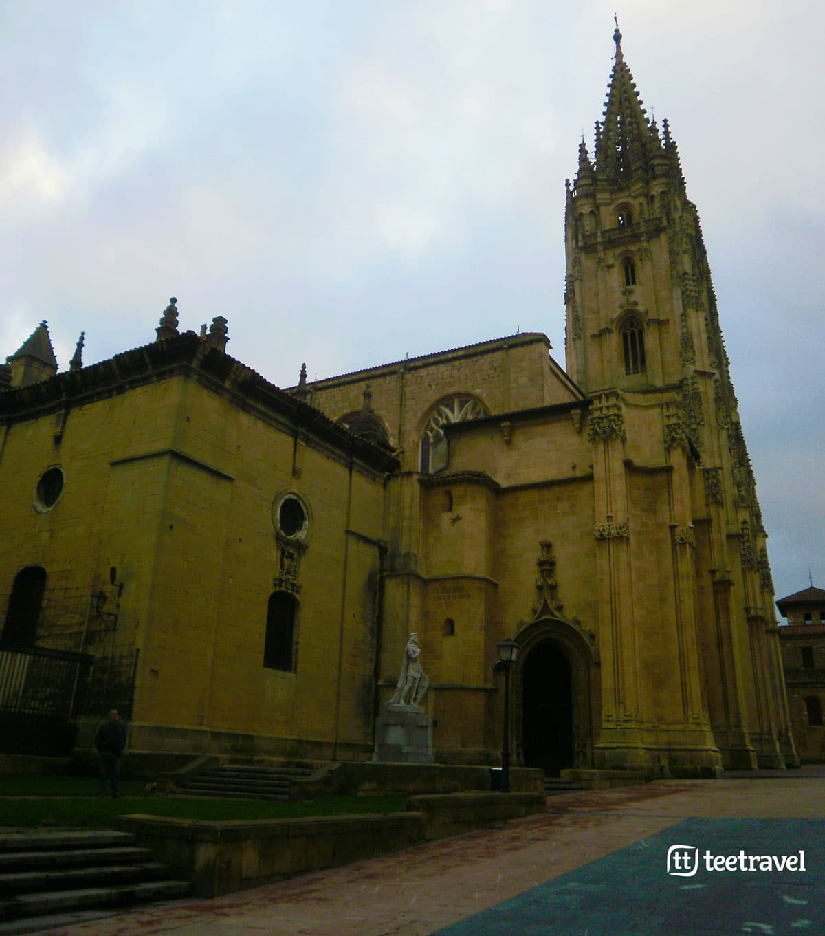 Camino Primitivo - Santa Iglesia Basílica Catedral Metropolitana de San Salvador de Oviedo