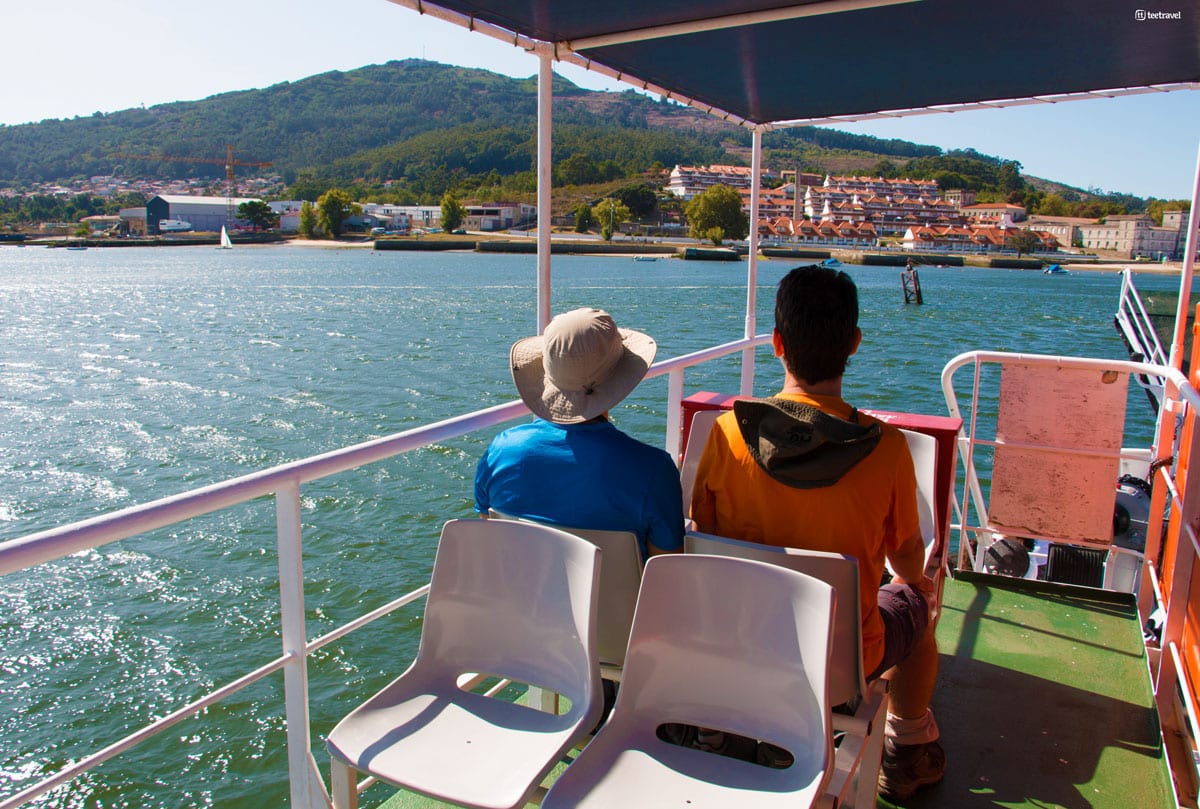 Camino Portugués por la Costa - Cruzando en Ferry el río Miño de Caminha a A Guarda
