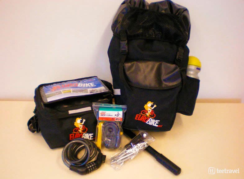 Alforjas, portadocumentos, candado y kit de herramientas