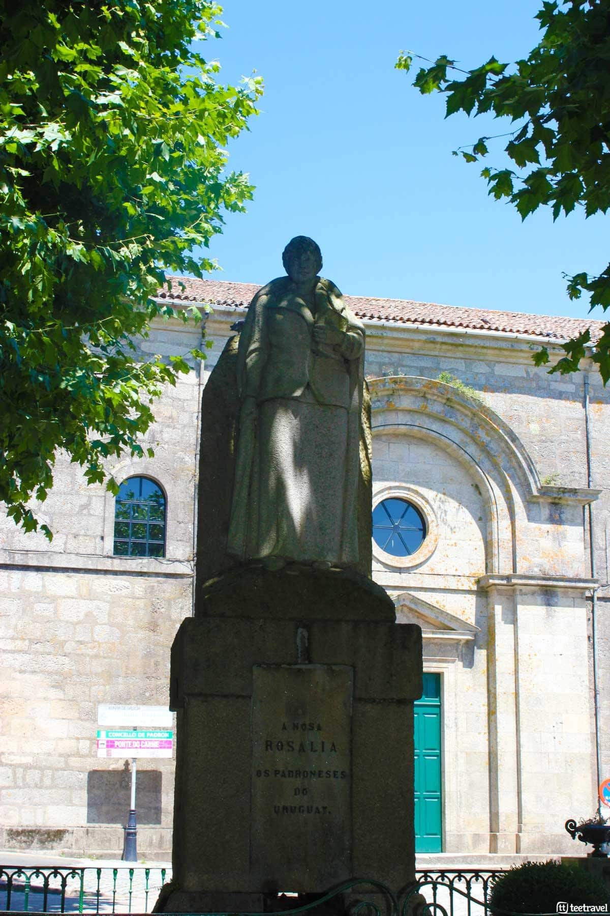 Monumento a Rosalía de Castro en Padrón - Camino Portugués