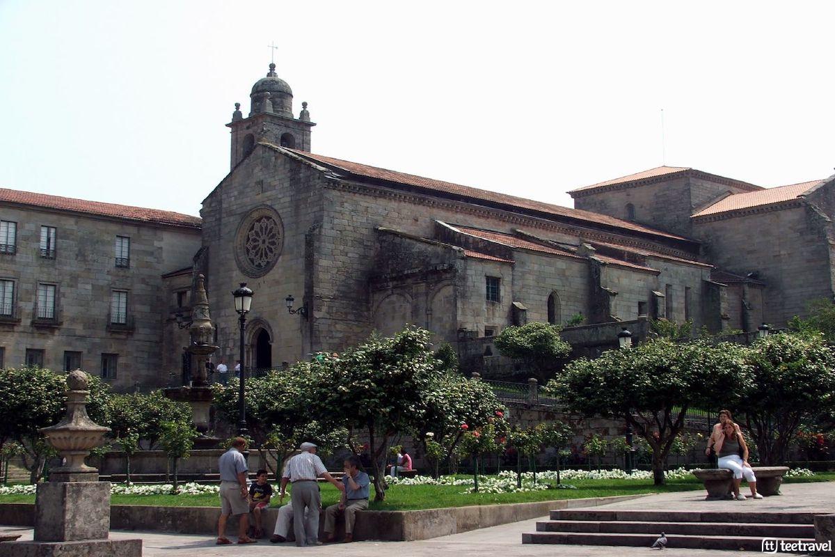 Qué hacer en Galicia después del Camino de Santiago - Merodea por las plazas y calles de Pontevedra Convento de San Francisco - Pontevedra