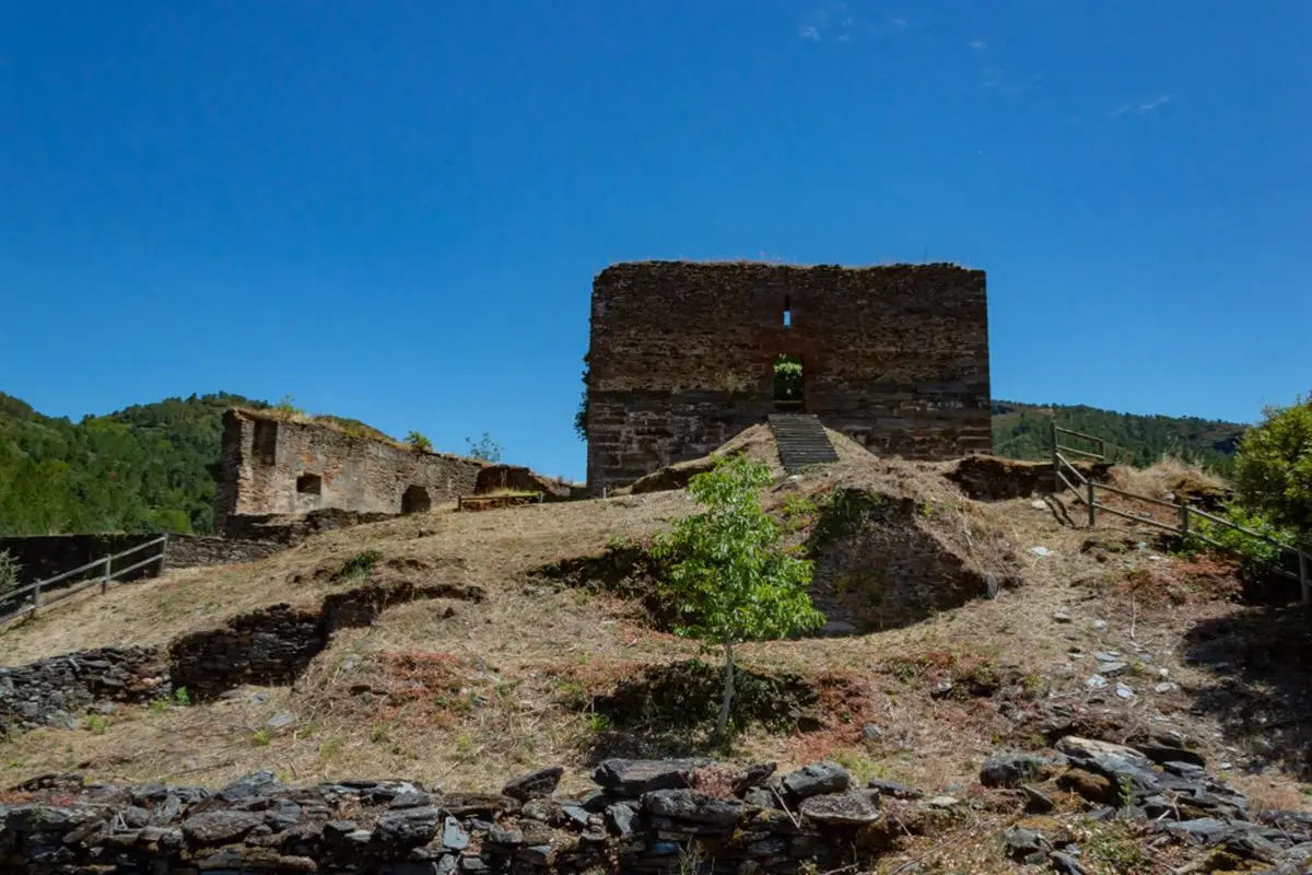 Castillo Os Novais