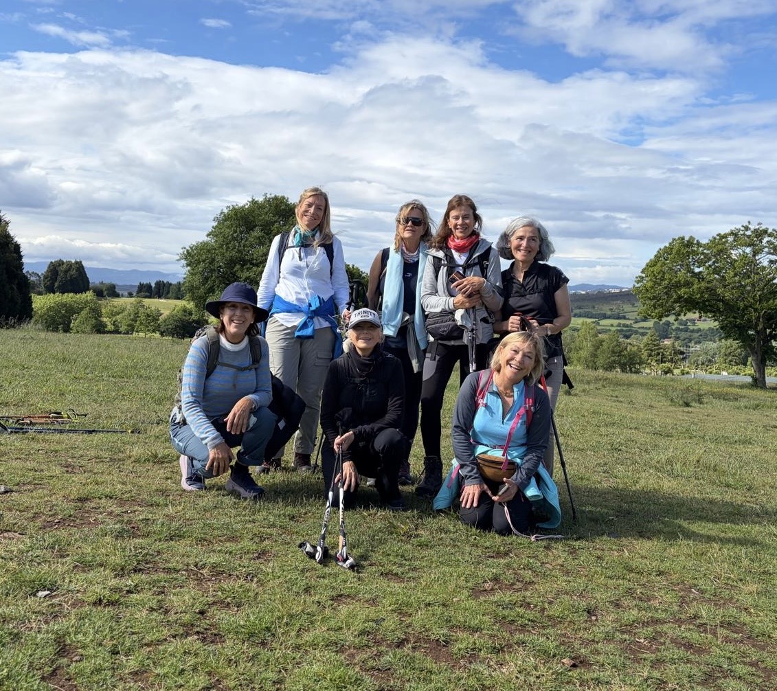 Grupo de peregrinos durante una etapa Camino de Santiago