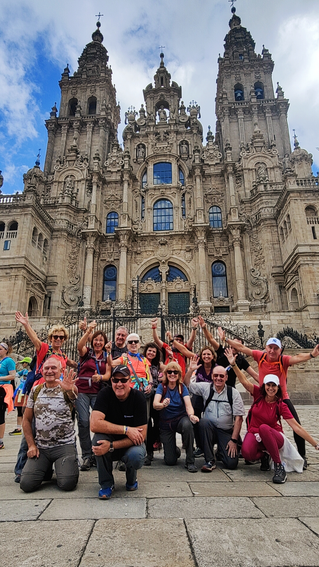 Llegada de peregrinos a Santiago en un viaje organizado en grupo