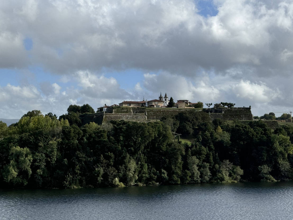 Vista de Valença do Minho desde el río